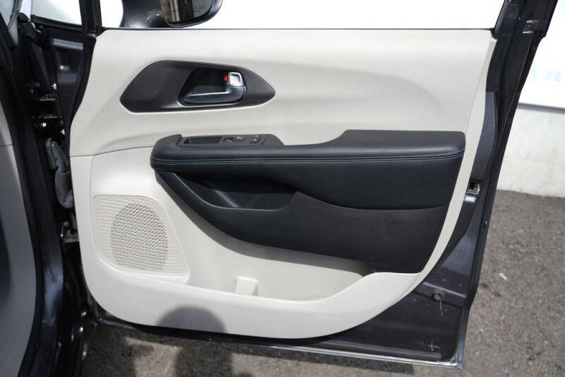 2021 Chrysler Pacifica Touring
