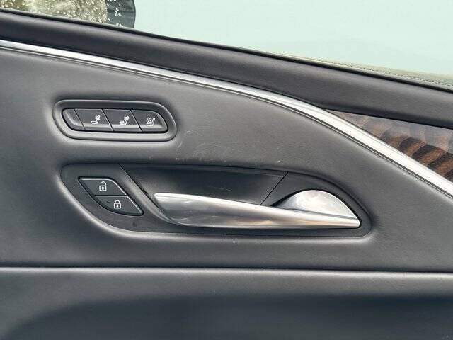 2022 Cadillac Escalade ESV Premium Luxury Platinum