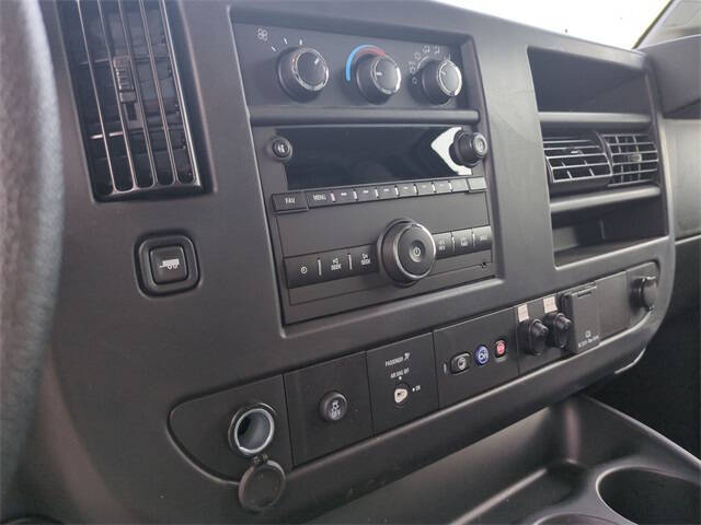 2025 Chevrolet Express 3500