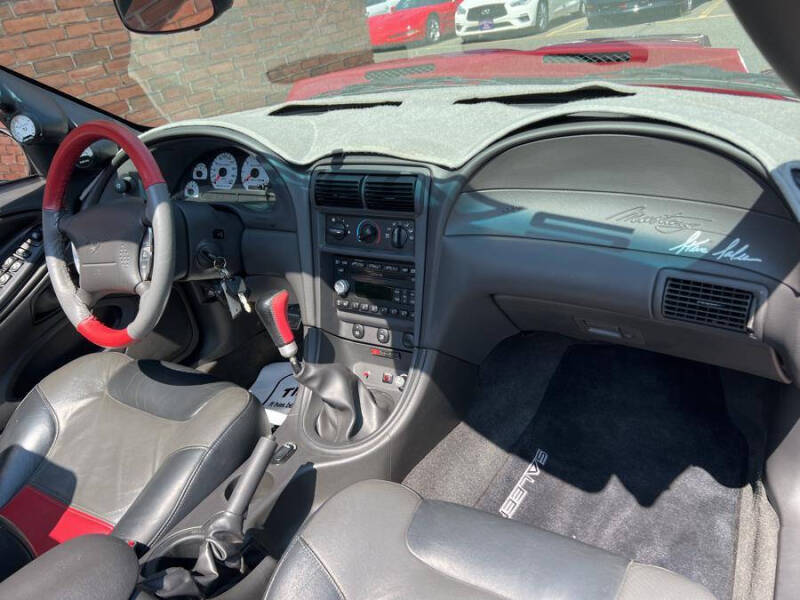 2004 Ford Mustang GT Deluxe