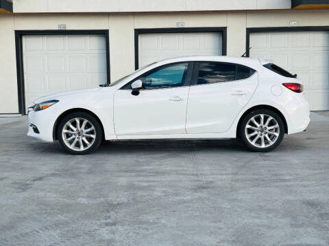2017 Mazda MAZDA3 Touring