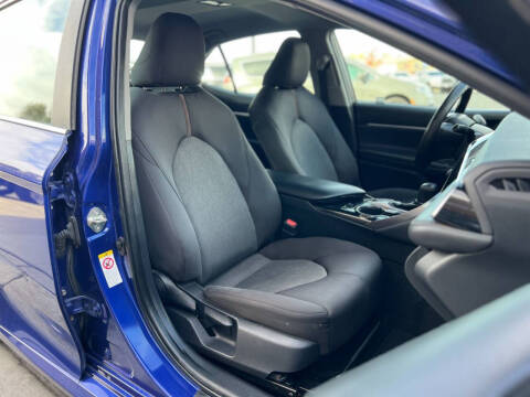 2018 Toyota Camry Hybrid LE