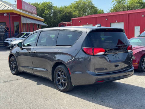2020 Chrysler Pacifica Touring
