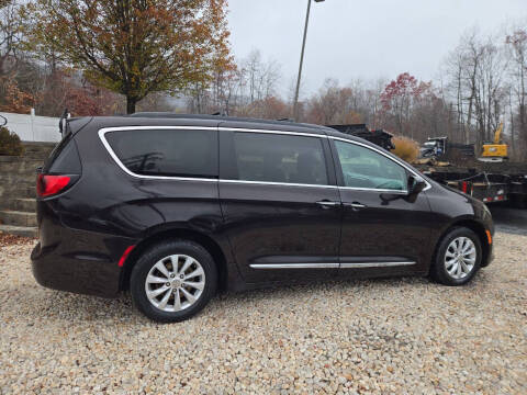 2017 Chrysler Pacifica Touring Plus