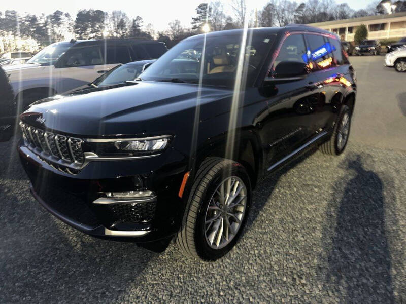 2022 Jeep Grand Cherokee Summit's photo