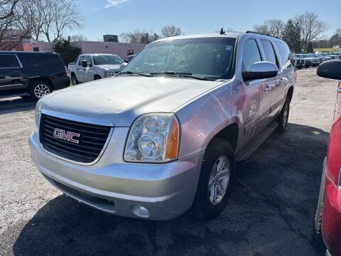 2013 GMC Yukon XL for sale at Lakeshore Auto Wholesalers in Amherst OH