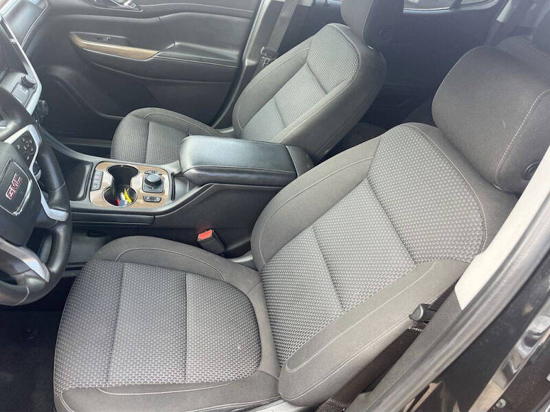 2022 GMC Acadia SLE