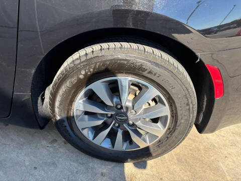 2024 Chrysler Pacifica Plug-In Hybrid Select