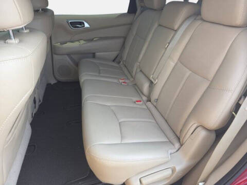 2017 Nissan Pathfinder SL