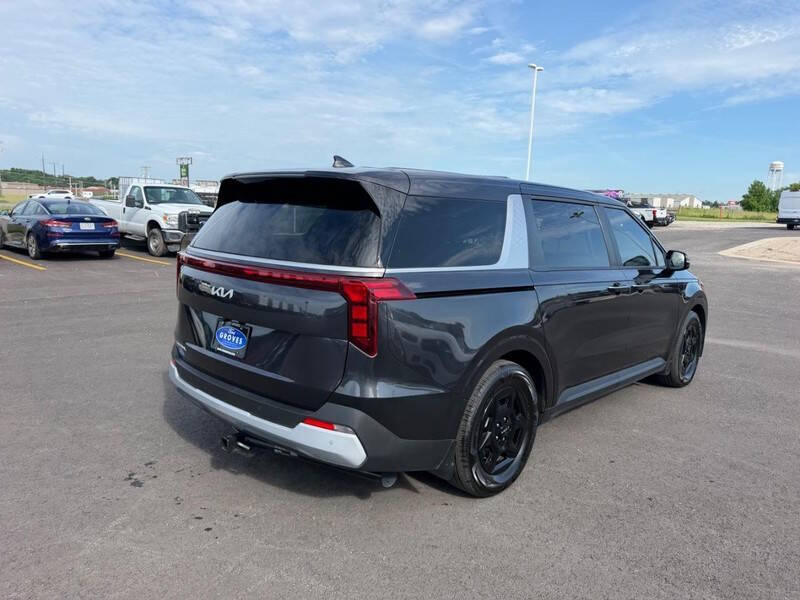 2025 Kia Carnival LX