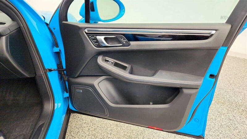 2022 Porsche Macan