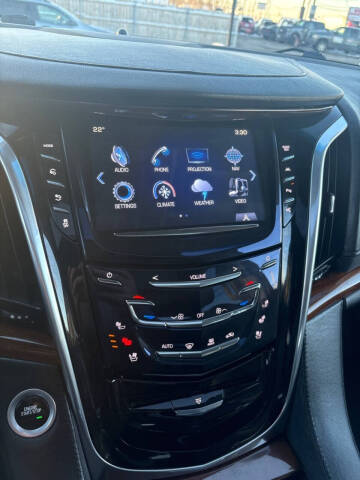 2018 Cadillac Escalade Luxury