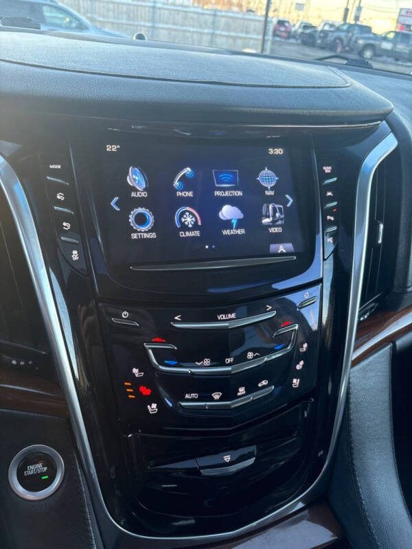 2018 Cadillac Escalade Luxury