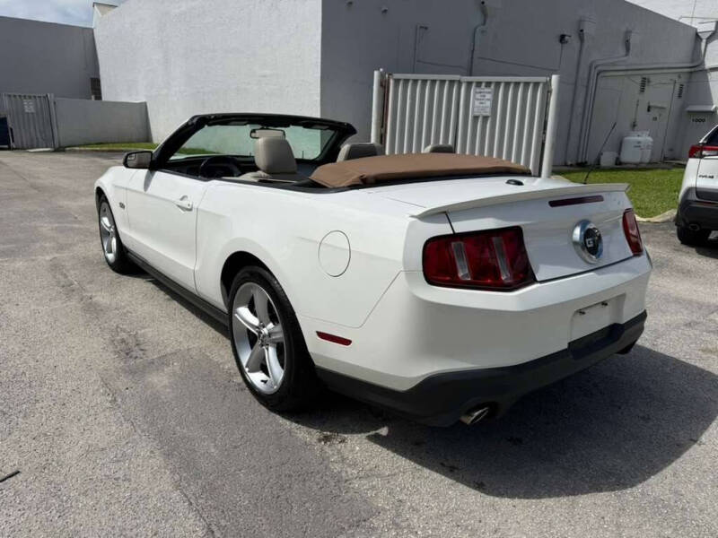 2011 Ford Mustang GT Premium