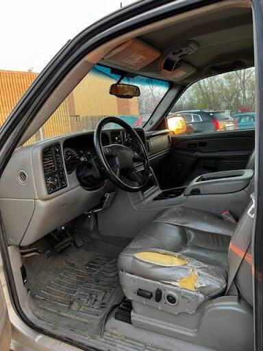 2004 GMC Sierra 2500 SLE photo 2