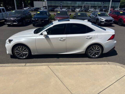 2017 Lexus IS 200t