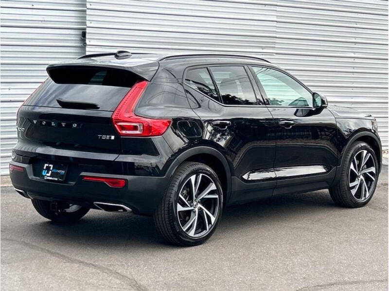 2020 Volvo XC40 T5 R-Design