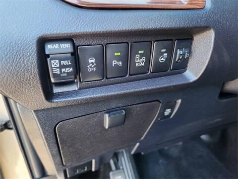 2017 Toyota Sienna Limited Premium 7-Passenger