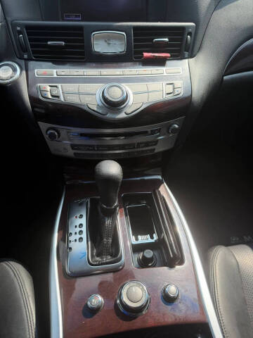 2012 Infiniti M37