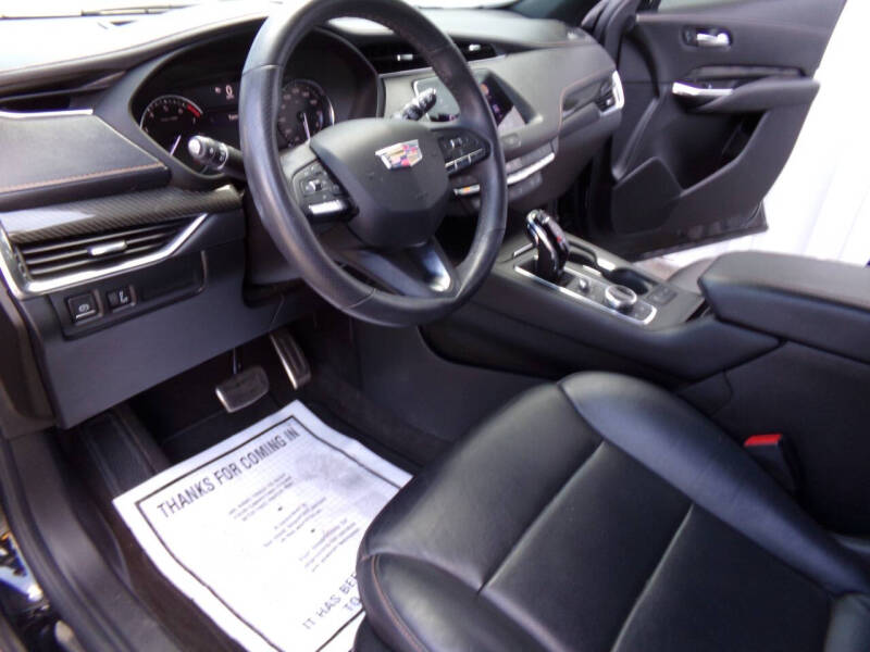 2022 Cadillac XT4 Sport