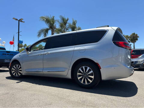 2022 Chrysler Pacifica Hybrid Limited