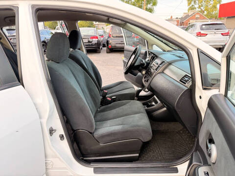 2010 Nissan Versa 1.8 S