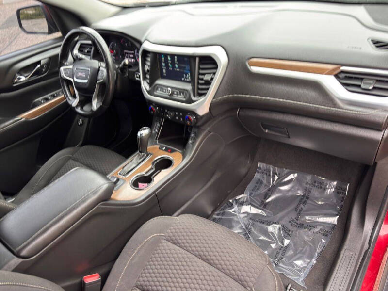 2017 GMC Acadia SLE-2