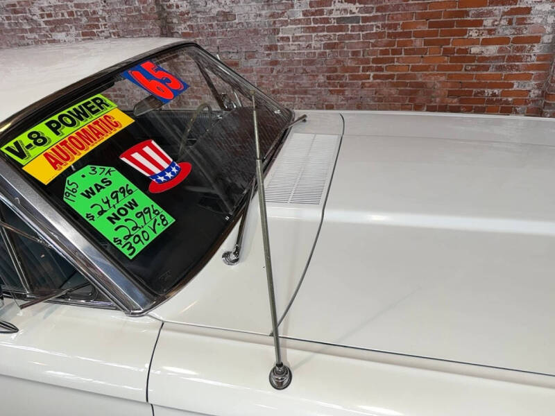 1965 Ford Thunderbird