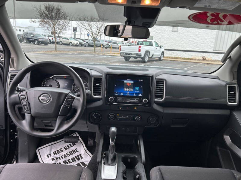 2023 Nissan Frontier SV