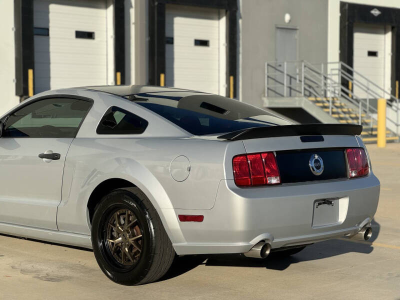 2005 Ford Mustang GT Premium