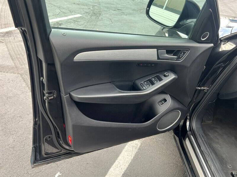 2012 Audi Q5 3.2 quattro Premium Plus