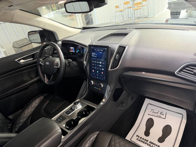 2023 Ford Edge Titanium