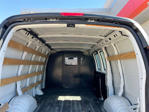 2022 Chevrolet Express 2500