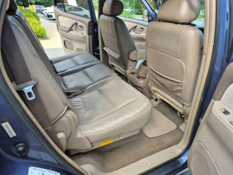 2004 Toyota Sequoia SR5