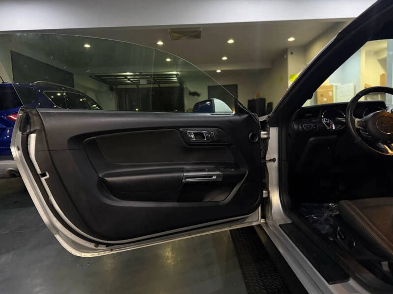 2015 Ford Mustang V6