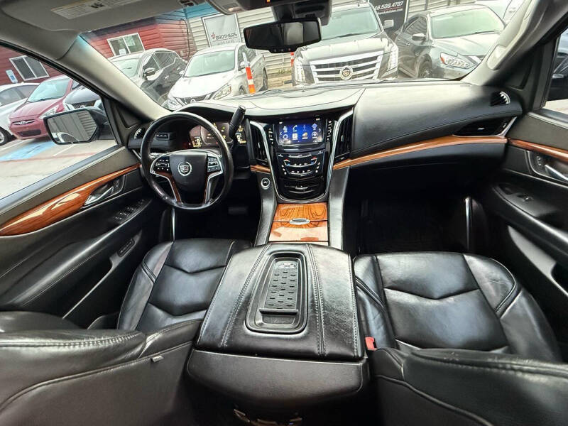 2015 Cadillac Escalade Luxury