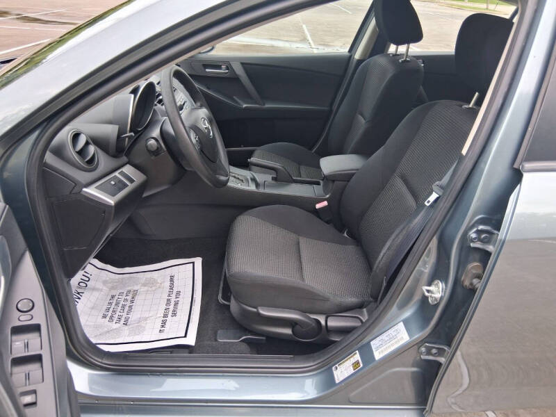 2013 Mazda MAZDA3 i SV