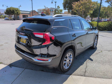 2024 GMC Terrain SLT