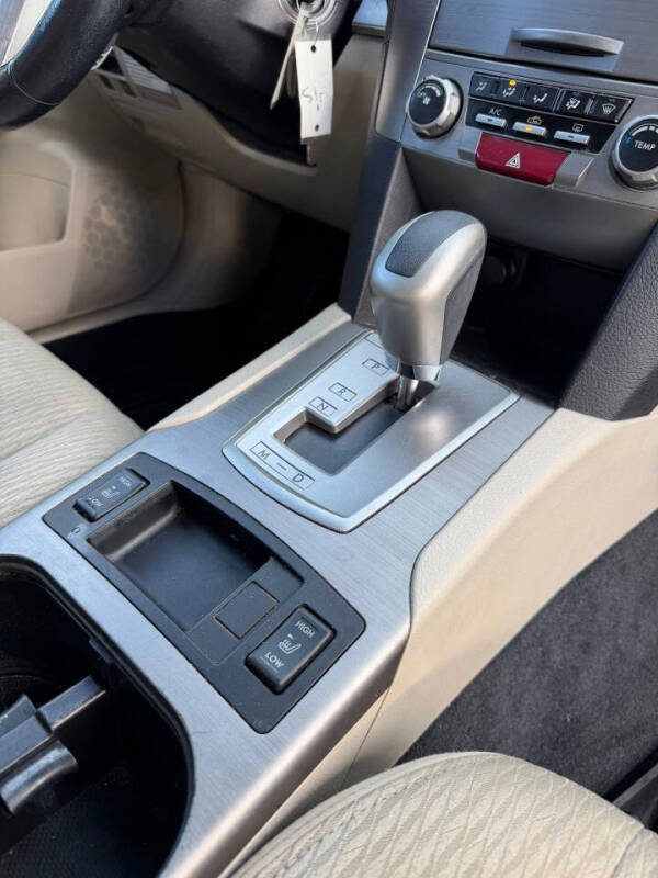 2011 Subaru Outback 2.5i Premium