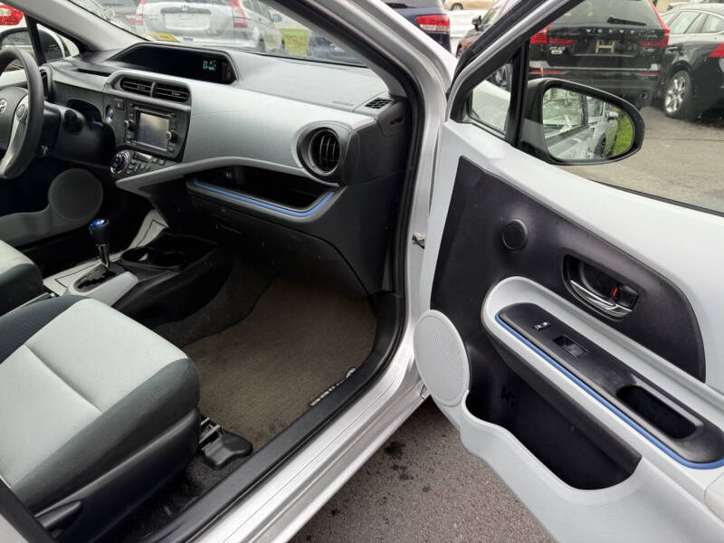 2012 Toyota Prius c Three