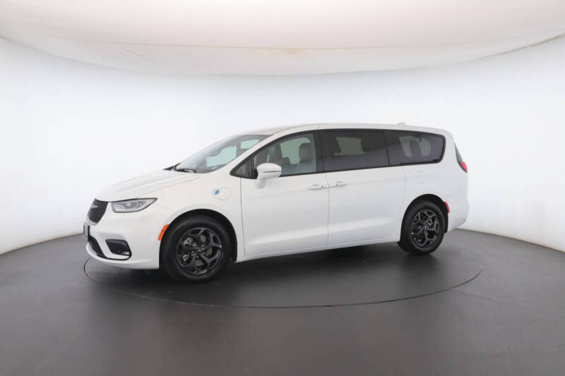 2022 Chrysler Pacifica Hybrid Touring L