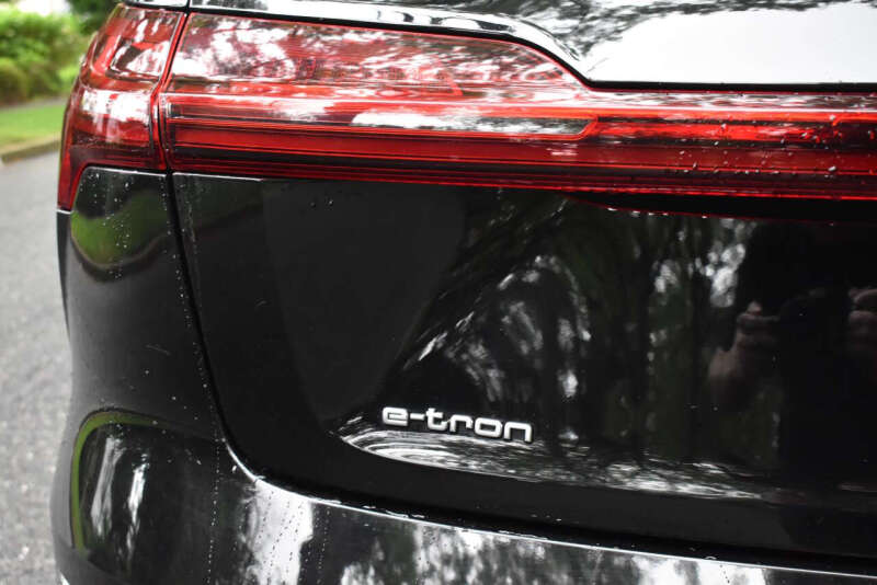 2021 Audi e-tron quattro Premium