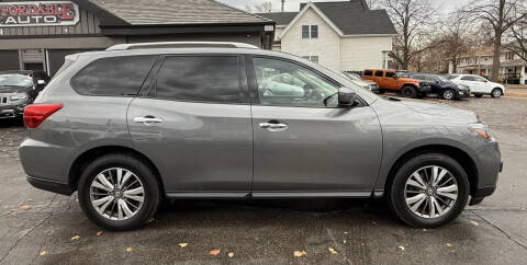 2019 Nissan Pathfinder SV