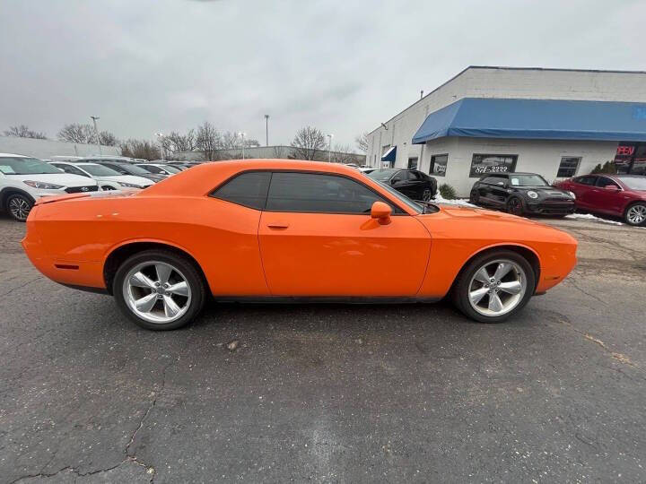 2012 Dodge Challenger SXT Plus