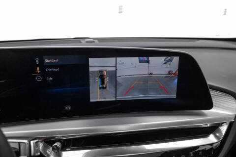 2024 Cadillac LYRIQ Luxury 3