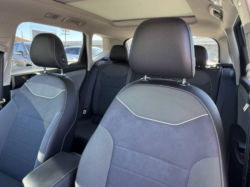 2023 Volkswagen Taos SE