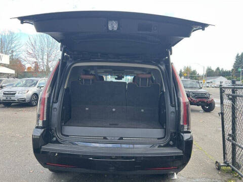 2017 Cadillac Escalade Luxury