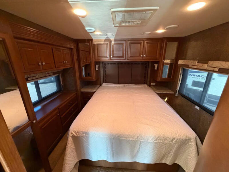 2012 Freightliner XCS Chassis