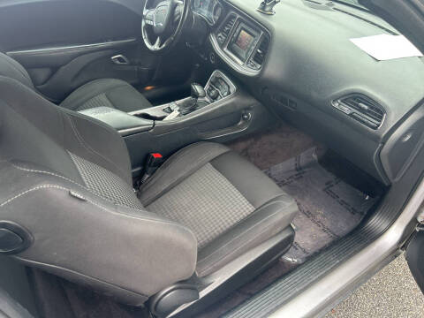 2016 Dodge Challenger SXT