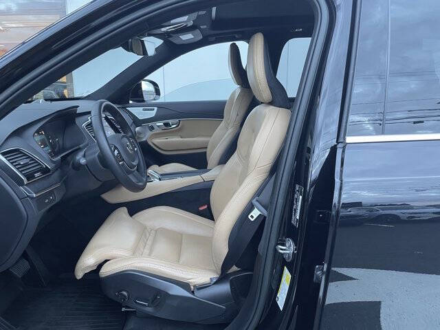 2023 Volvo XC90 Recharge T8 Ultimate Bright Theme 7P